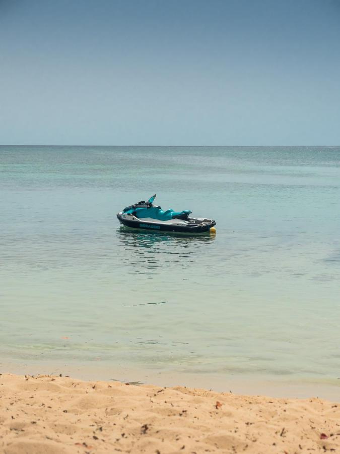 Evasion En Plein Coeur De La Ville T2 Jacuzzis Sauna Et Piscine Au Centre De Port Louis Bagian luar foto