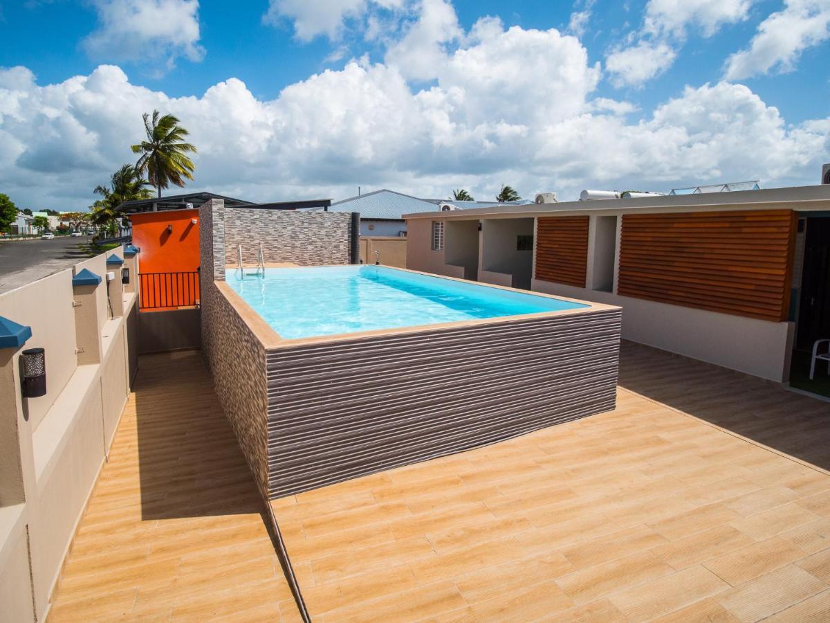 Evasion En Plein Coeur De La Ville T2 Jacuzzis Sauna Et Piscine Au Centre De Port Louis Bagian luar foto